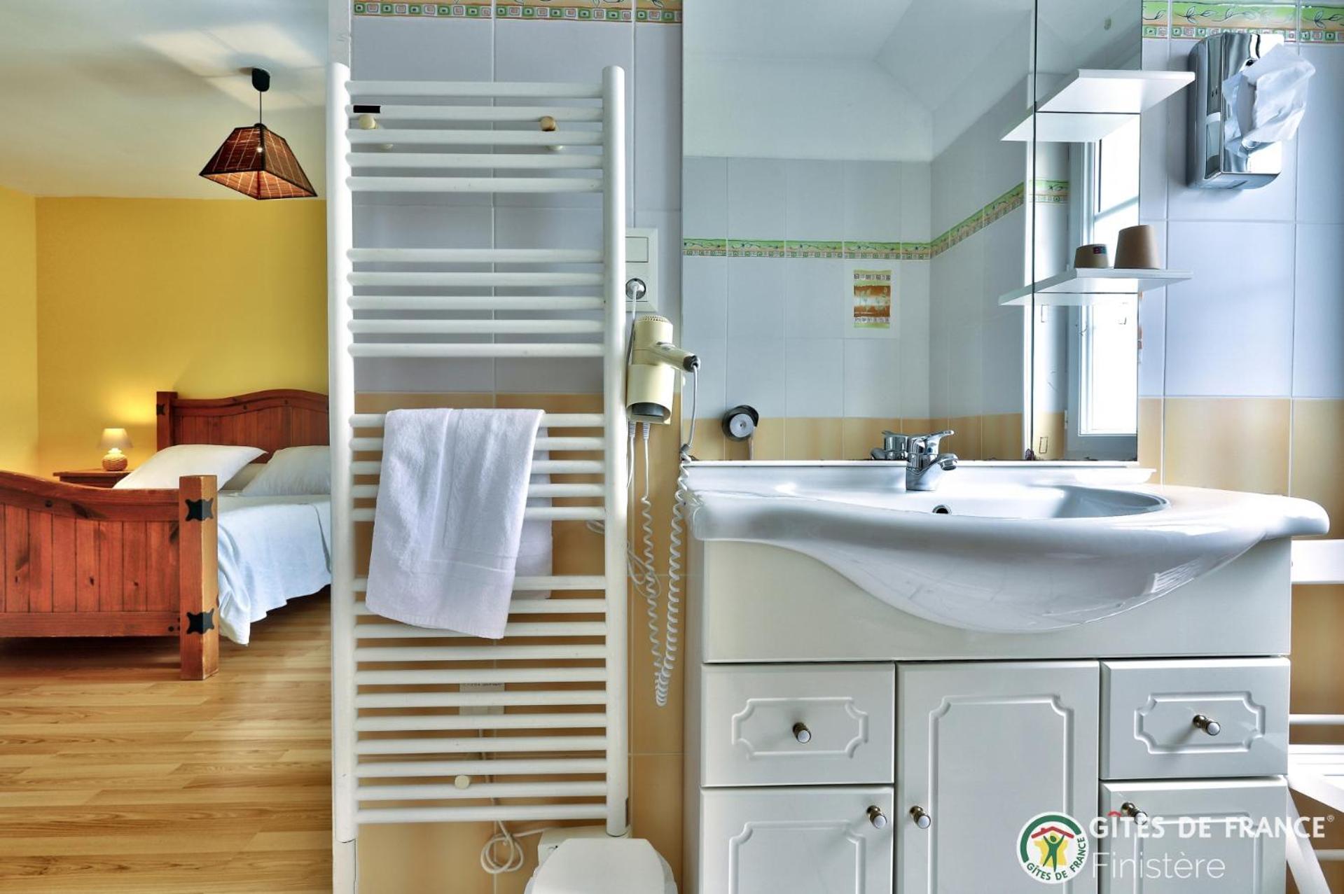 La Cle Des Champs Des Abers Bed & Breakfast Saint-Pabu  Luaran gambar